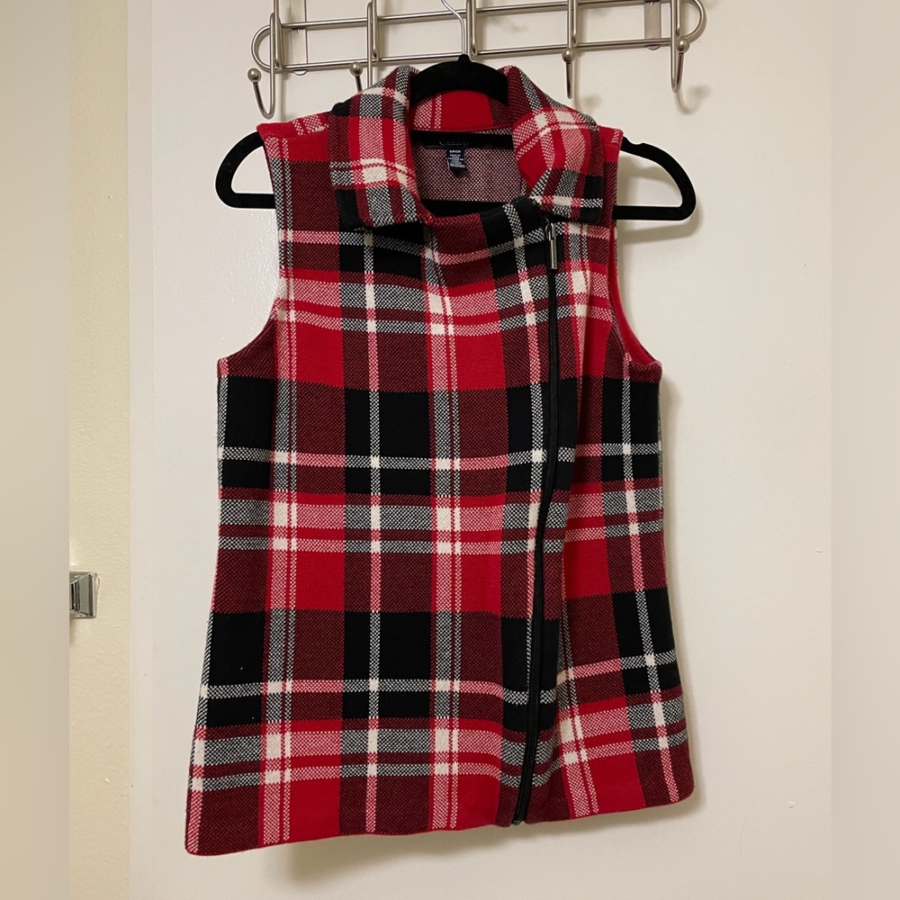 Red and black plaid zip up vest